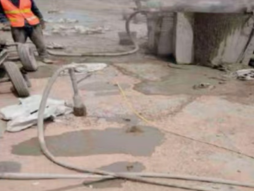 漾濞水泥混凝土路面板底注浆技术 路面脱空注浆整治方案